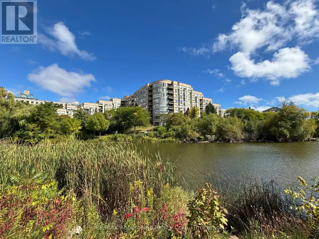406 - 2511 Lakeshore Road W, Oakville (BR Bronte)